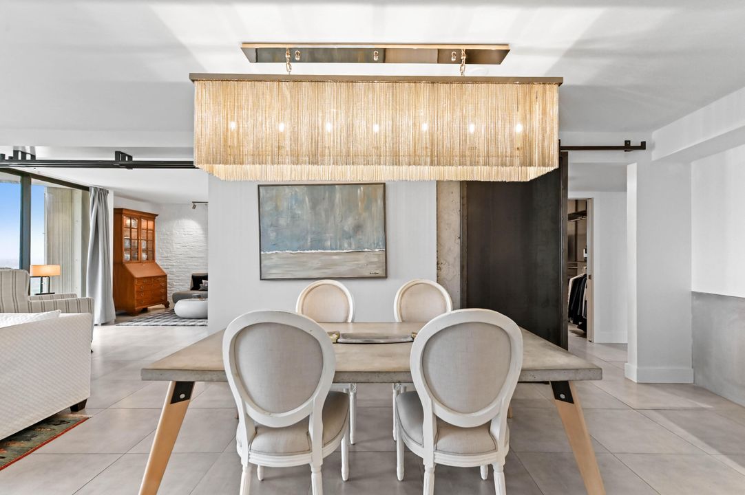 For Sale: $350,000 (2 beds, 2 baths, 1294 Square Feet)