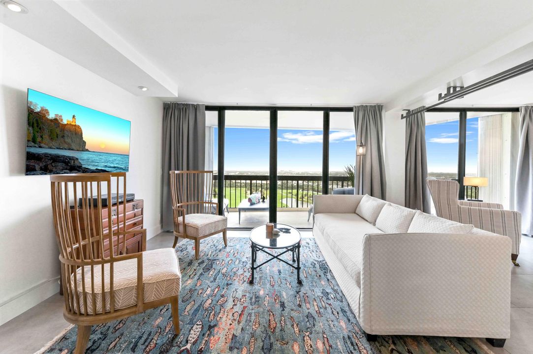 For Sale: $350,000 (2 beds, 2 baths, 1294 Square Feet)