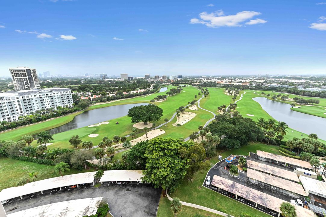 For Sale: $350,000 (2 beds, 2 baths, 1294 Square Feet)