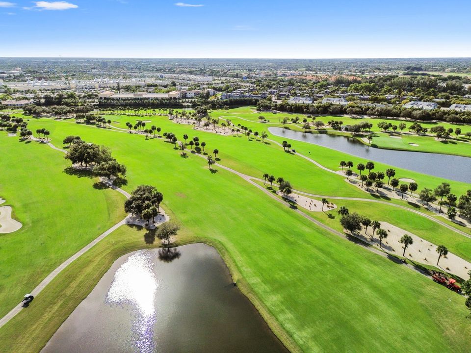 For Sale: $350,000 (2 beds, 2 baths, 1294 Square Feet)