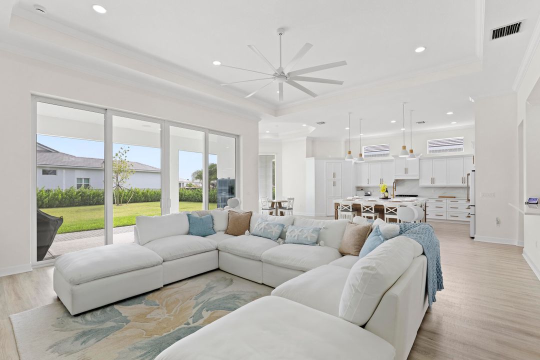 待售: $1,160,000 (4 贝兹, 3 浴室, 3320 平方英尺)