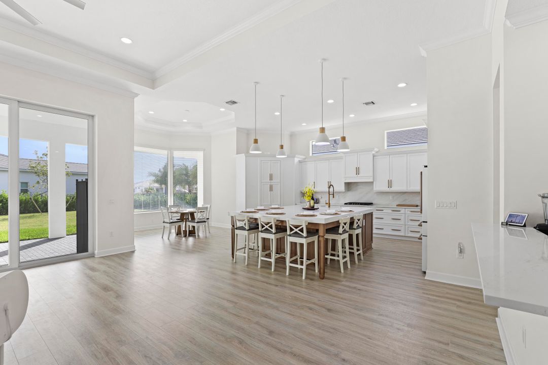 待售: $1,160,000 (4 贝兹, 3 浴室, 3320 平方英尺)