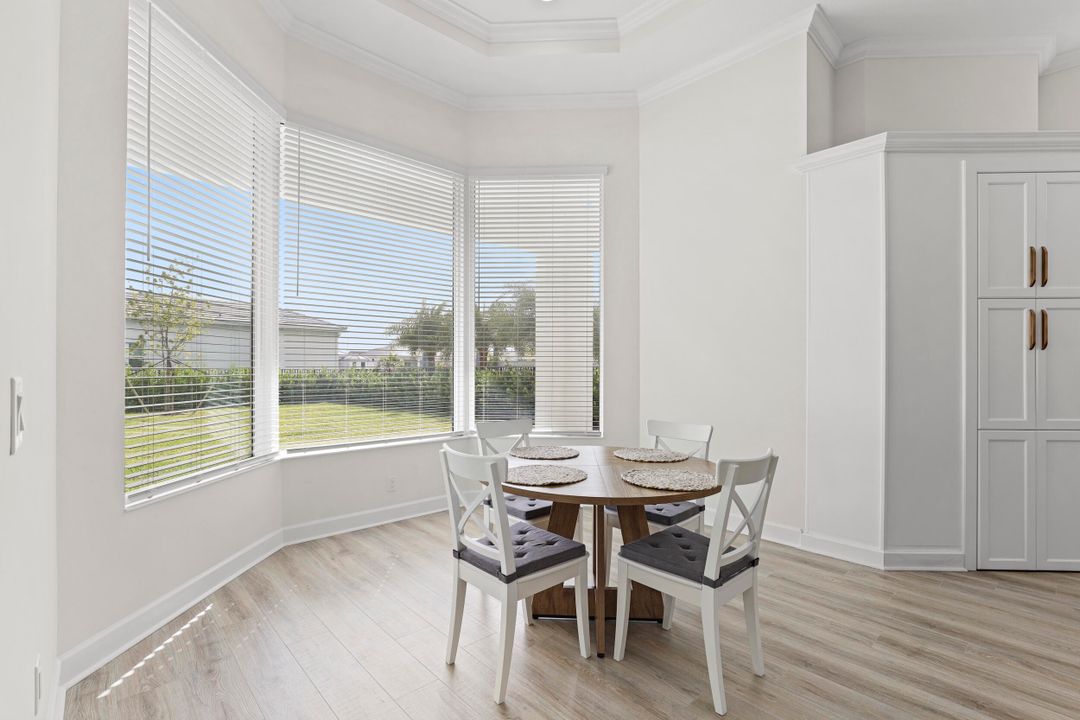 待售: $1,160,000 (4 贝兹, 3 浴室, 3320 平方英尺)