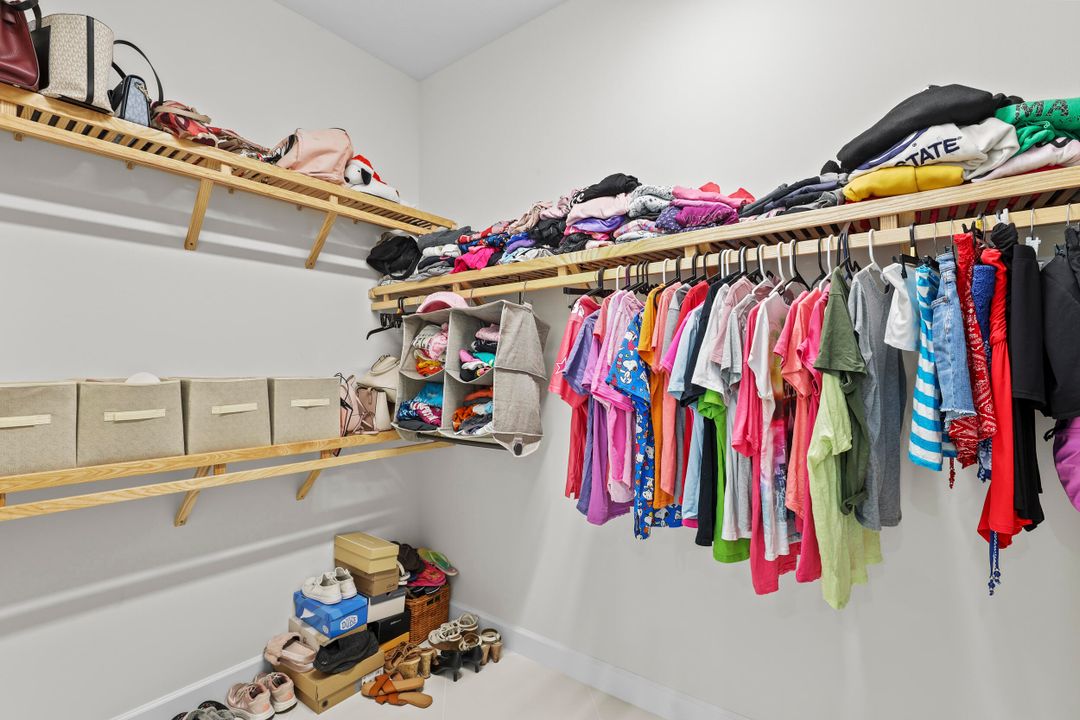 待售: $1,160,000 (4 贝兹, 3 浴室, 3320 平方英尺)