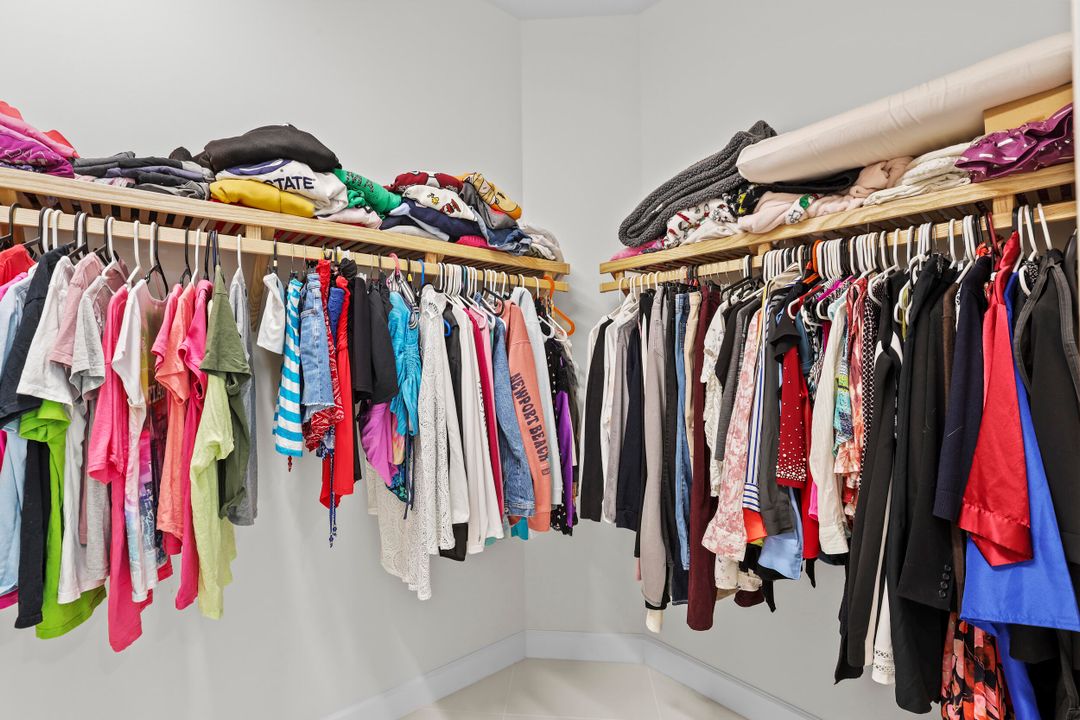 待售: $1,160,000 (4 贝兹, 3 浴室, 3320 平方英尺)