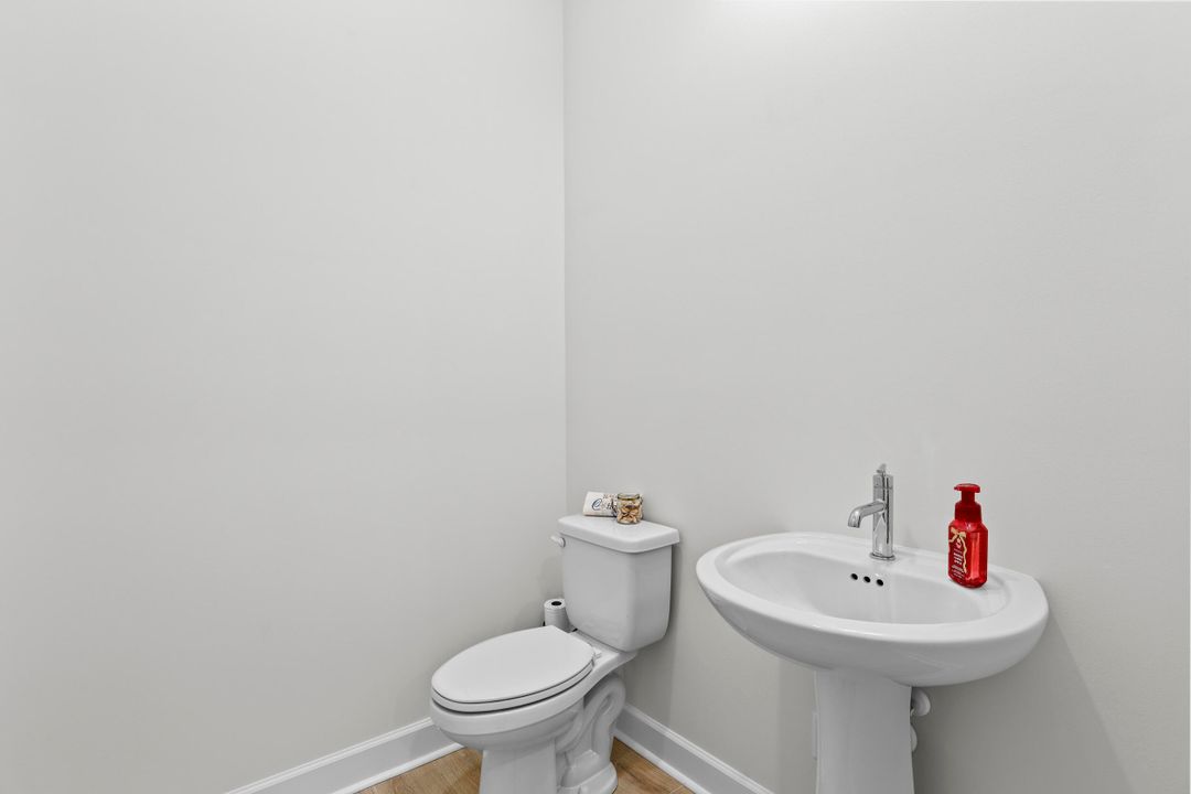 待售: $1,160,000 (4 贝兹, 3 浴室, 3320 平方英尺)