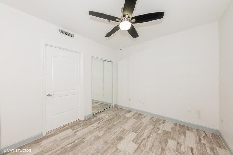 For Rent: $2,875 (1 beds, 1 baths, 816 Square Feet)