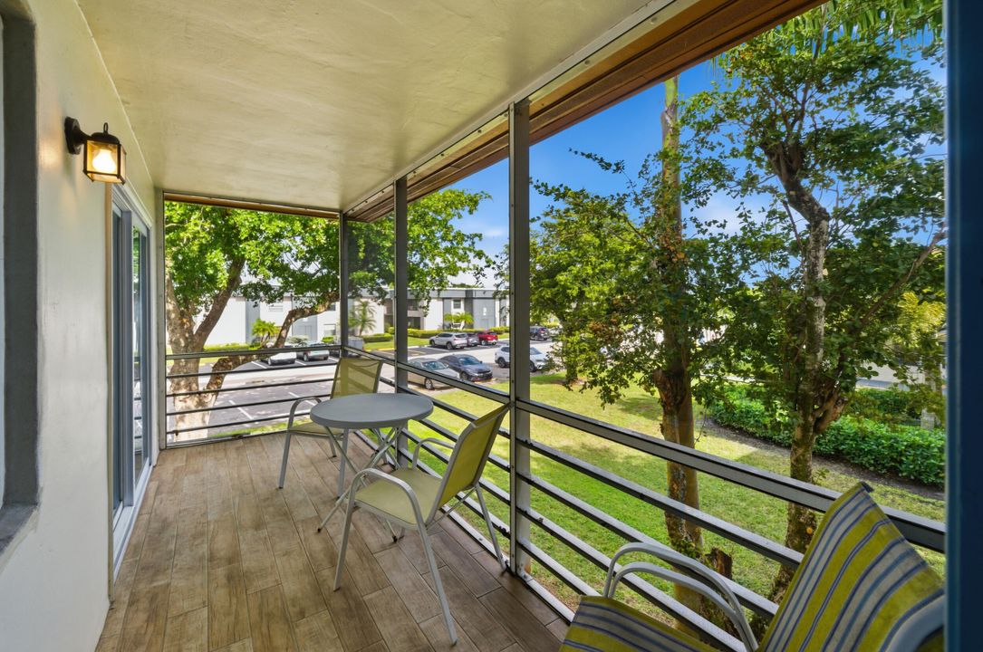 待售: $159,900 (2 贝兹, 2 浴室, 910 平方英尺)