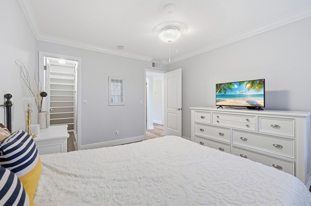 待售: $159,900 (2 贝兹, 2 浴室, 910 平方英尺)