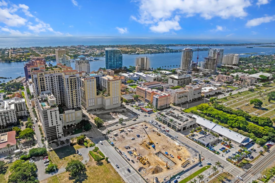 For Rent: $2,875 (1 beds, 1 baths, 816 Square Feet)