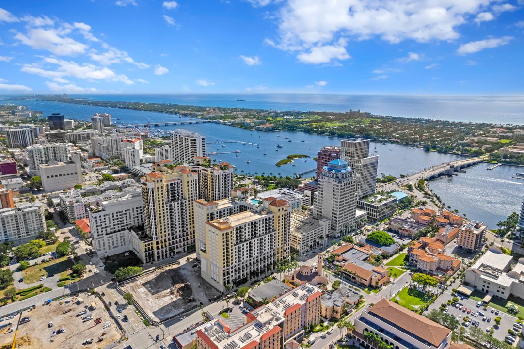 For Rent: $2,875 (1 beds, 1 baths, 816 Square Feet)