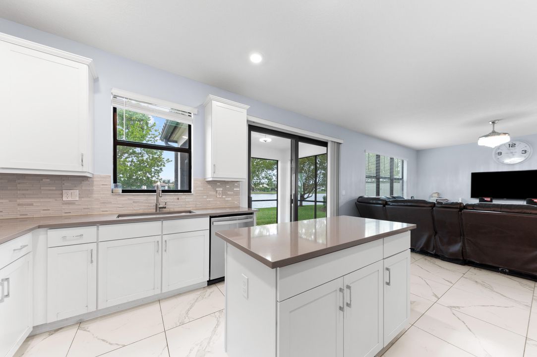 For Sale: $999,000 (5 beds, 3 baths, 2879 Square Feet)