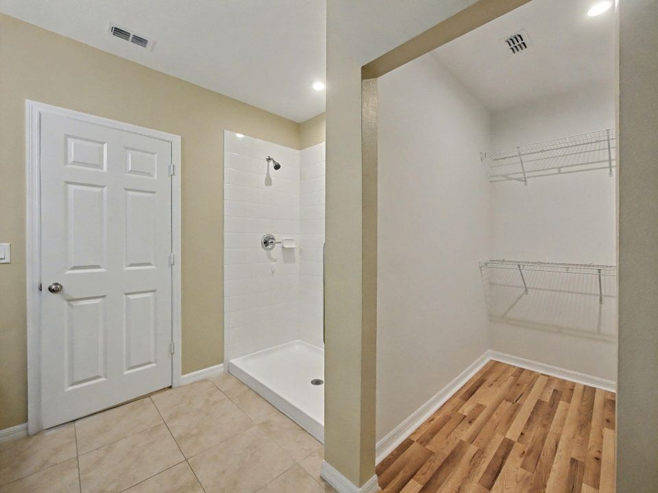 En Venta: $320,000 (3 camas, 2 baños, 1460 Pies cuadrados)