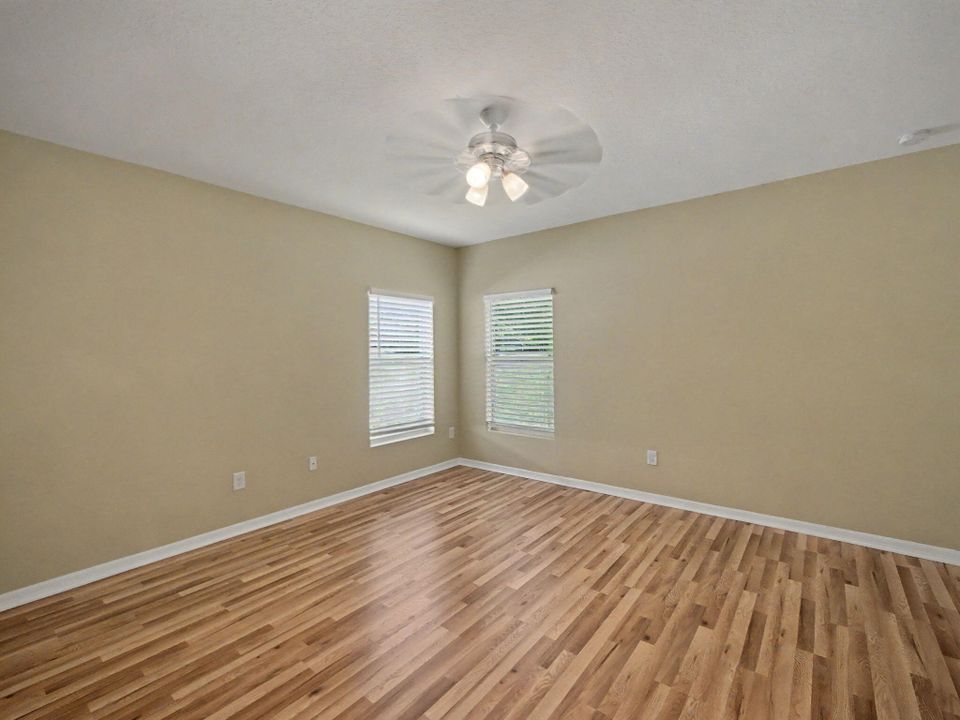 En Venta: $320,000 (3 camas, 2 baños, 1460 Pies cuadrados)