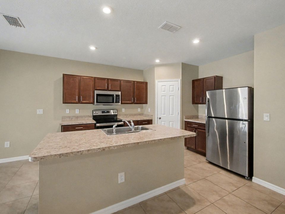 En Venta: $320,000 (3 camas, 2 baños, 1460 Pies cuadrados)