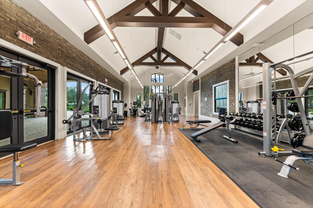 For Sale: $999,000 (5 beds, 3 baths, 2879 Square Feet)