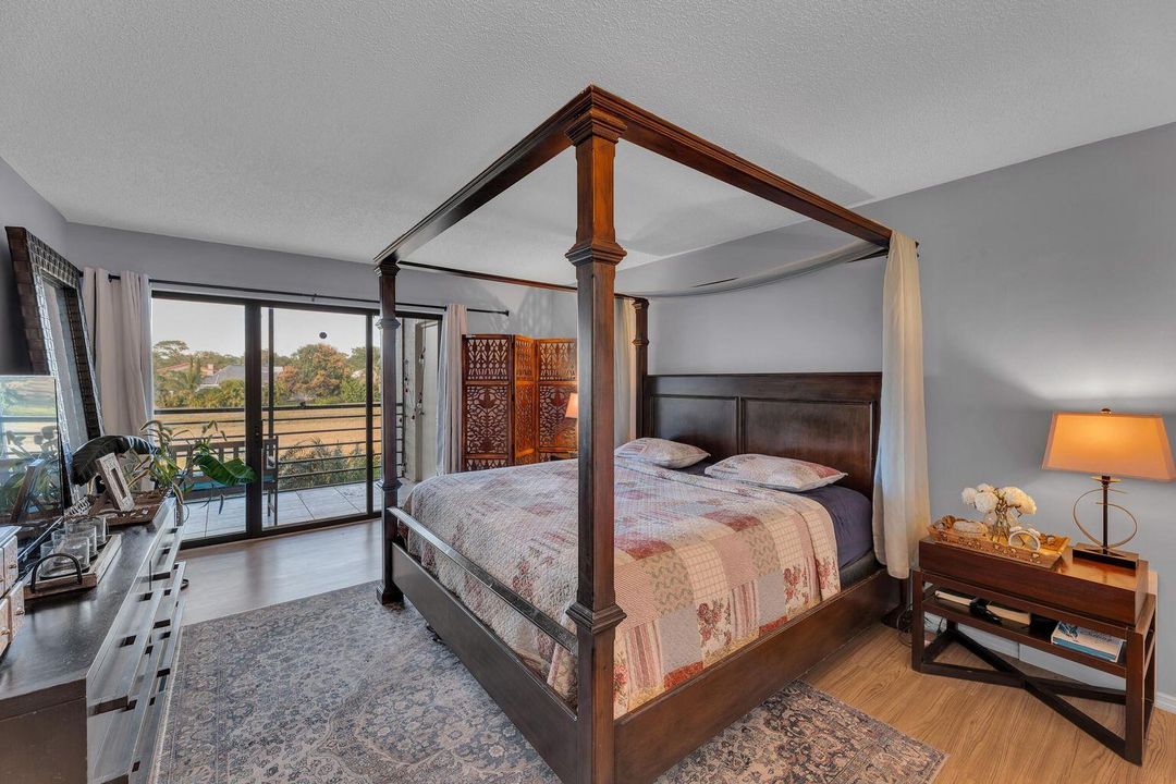 For Sale: $280,000 (2 beds, 2 baths, 1254 Square Feet)