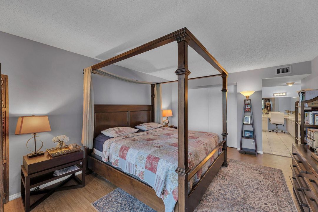 For Sale: $280,000 (2 beds, 2 baths, 1254 Square Feet)