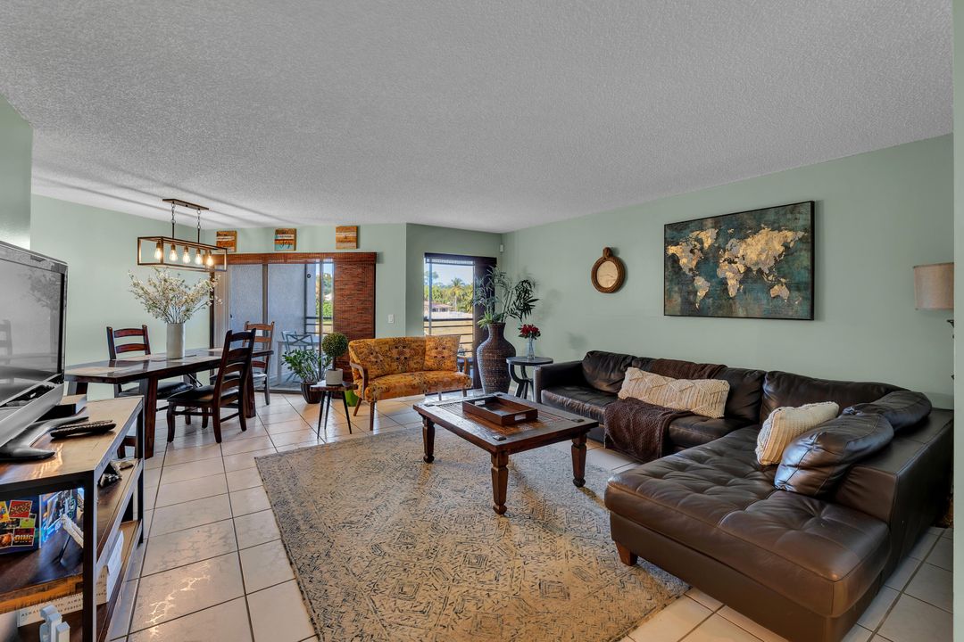 For Sale: $280,000 (2 beds, 2 baths, 1254 Square Feet)