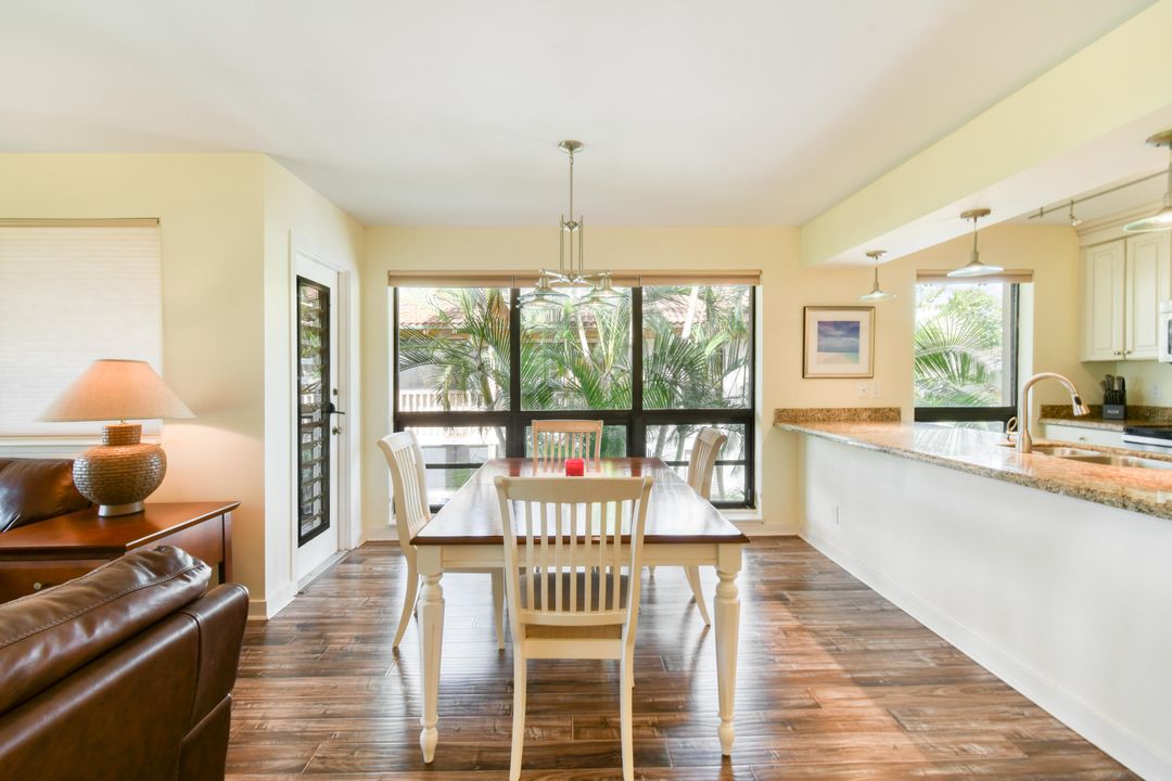 For Sale: $499,000 (2 beds, 2 baths, 1366 Square Feet)