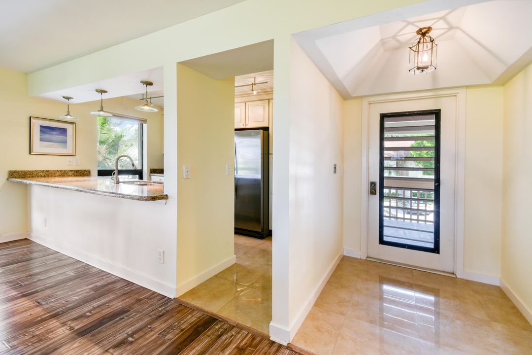 For Sale: $499,000 (2 beds, 2 baths, 1366 Square Feet)