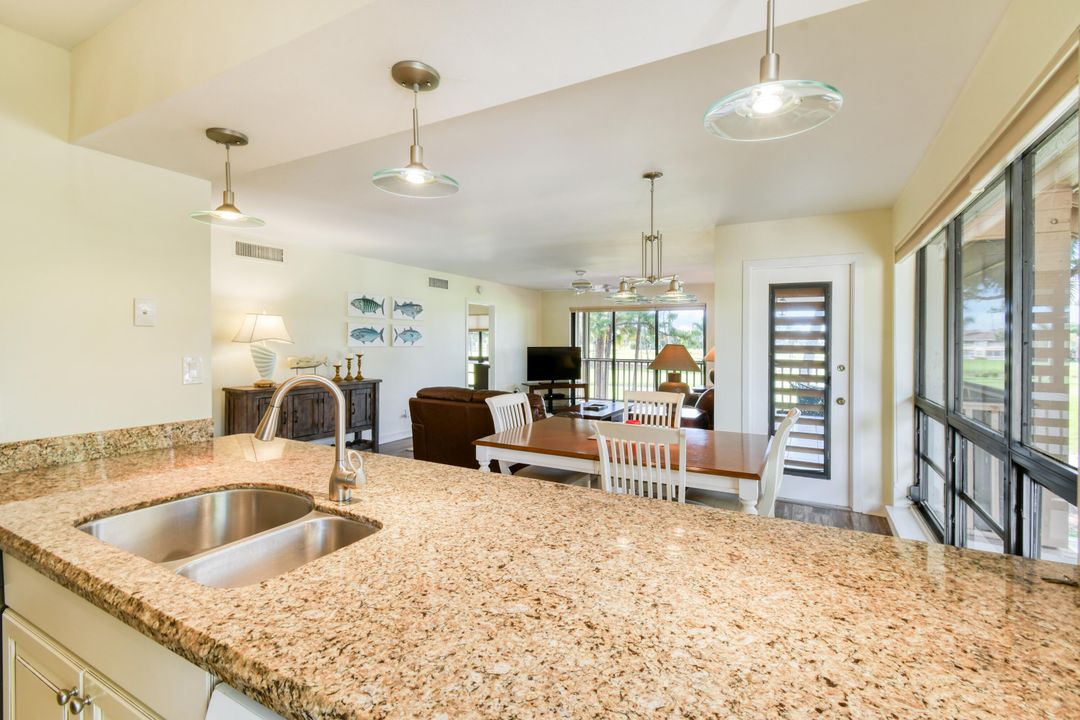 For Sale: $499,000 (2 beds, 2 baths, 1366 Square Feet)