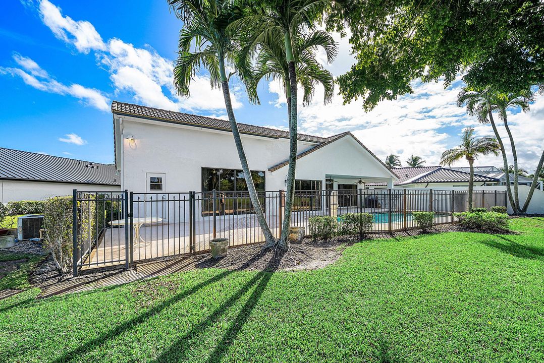 For Sale: $729,000 (2 beds, 3 baths, 2404 Square Feet)