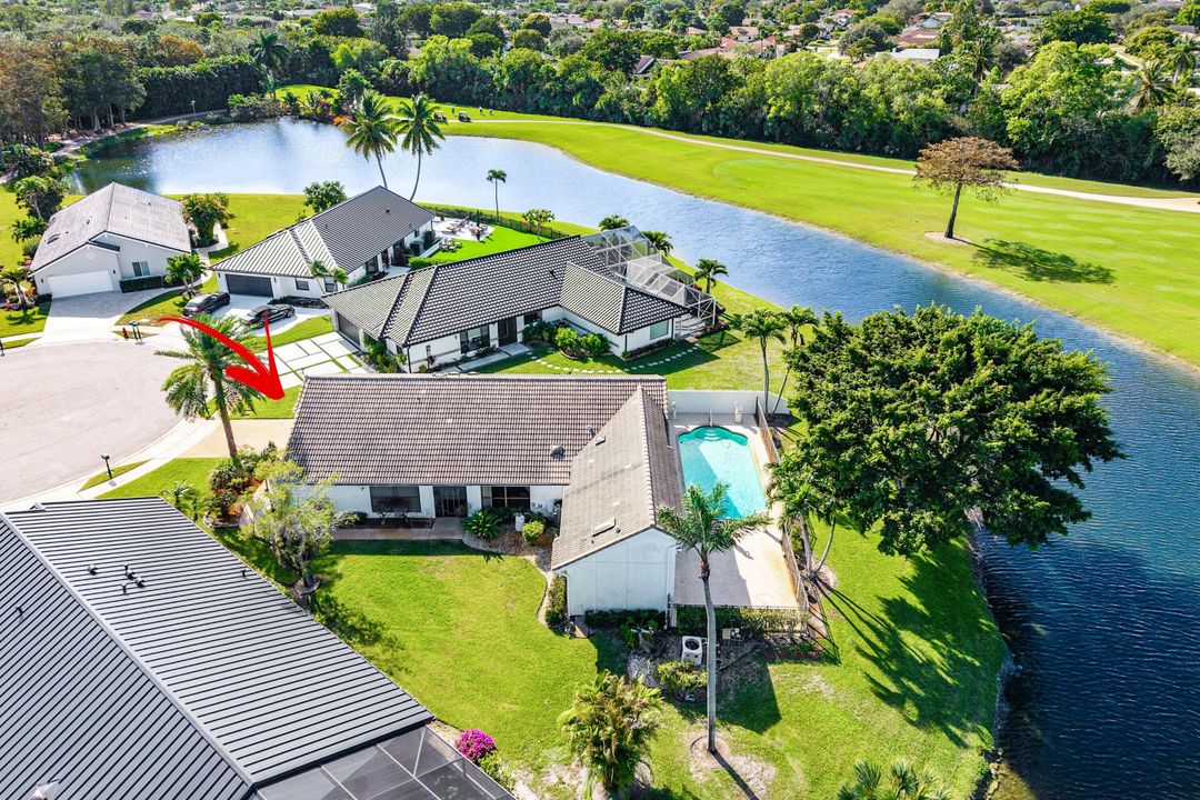 For Sale: $729,000 (2 beds, 3 baths, 2404 Square Feet)