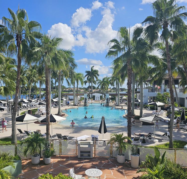 For Sale: $499,000 (2 beds, 2 baths, 1366 Square Feet)