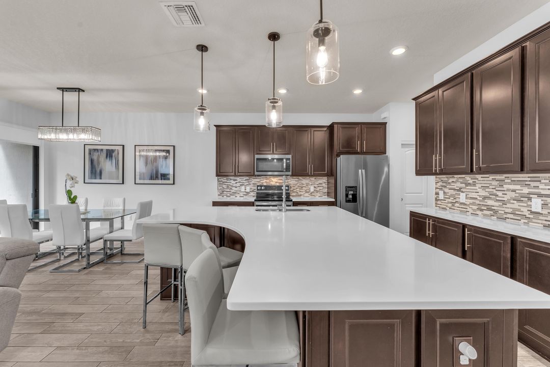 待售: $575,000 (3 贝兹, 2 浴室, 1909 平方英尺)