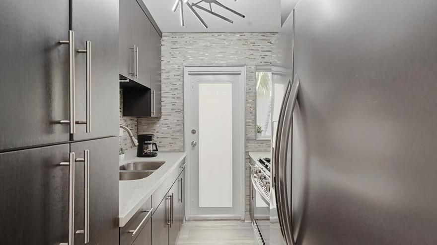 合同活跃: $1,800 (0 贝兹, 1 浴室, 447 平方英尺)