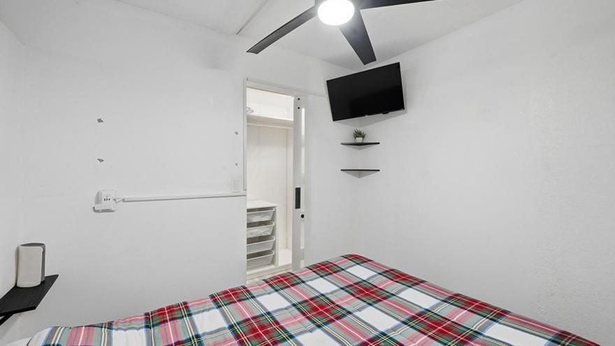 合同活跃: $1,800 (0 贝兹, 1 浴室, 447 平方英尺)