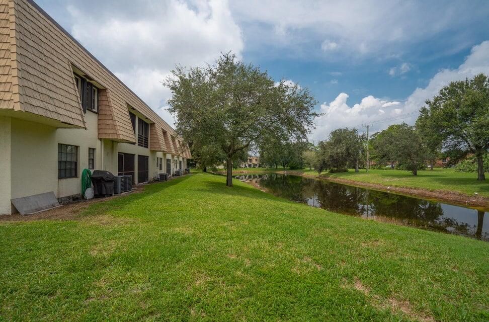 For Rent: $1,850 (2 beds, 2 baths, 883 Square Feet)