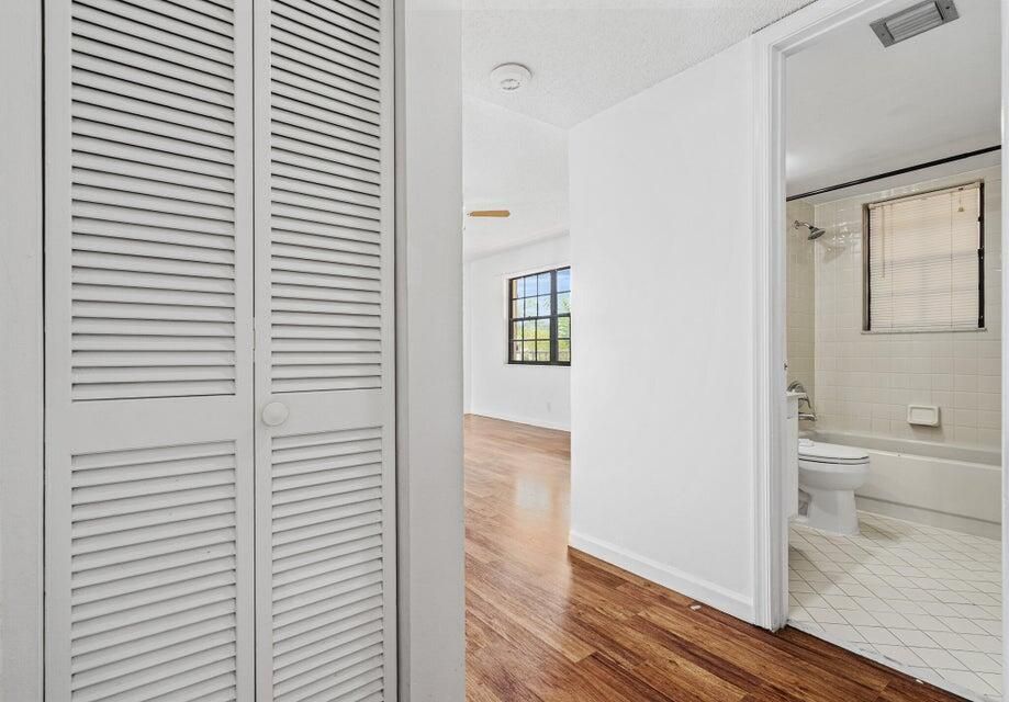 For Rent: $1,850 (2 beds, 2 baths, 883 Square Feet)