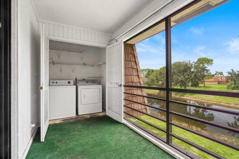 For Rent: $1,850 (2 beds, 2 baths, 883 Square Feet)