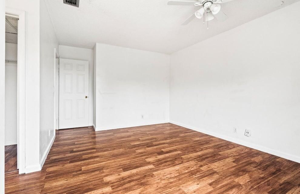 For Rent: $1,850 (2 beds, 2 baths, 883 Square Feet)