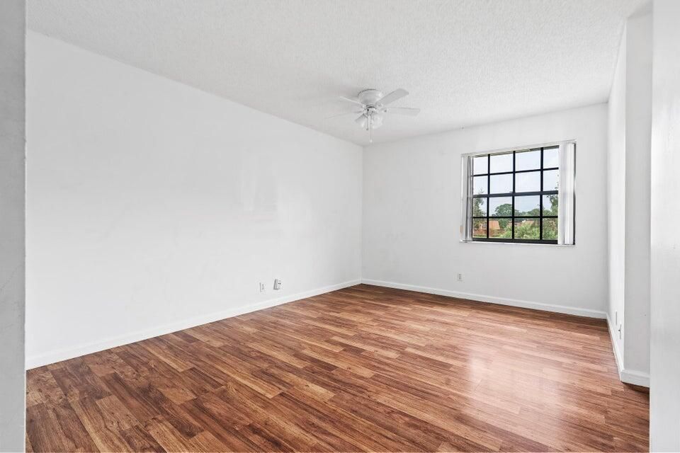 For Rent: $1,850 (2 beds, 2 baths, 883 Square Feet)