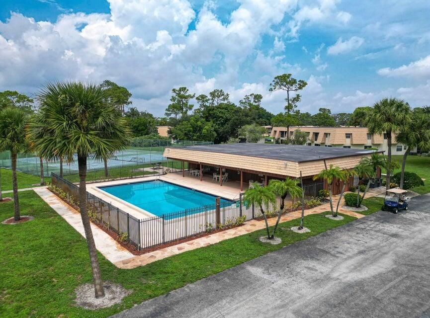 For Rent: $1,850 (2 beds, 2 baths, 883 Square Feet)