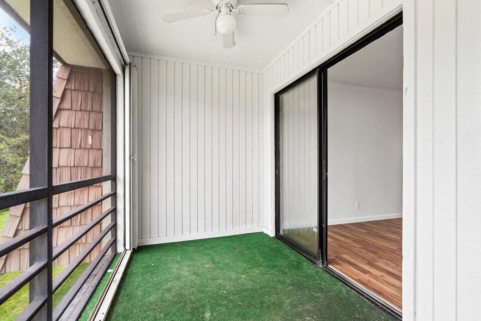 For Rent: $1,850 (2 beds, 2 baths, 883 Square Feet)