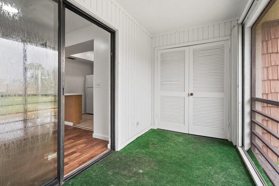 For Rent: $1,850 (2 beds, 2 baths, 883 Square Feet)