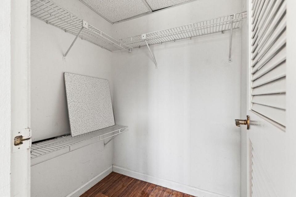 For Rent: $1,850 (2 beds, 2 baths, 883 Square Feet)