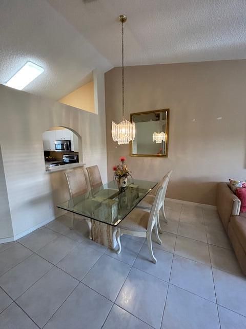 待售: $359,000 (2 贝兹, 2 浴室, 1378 平方英尺)