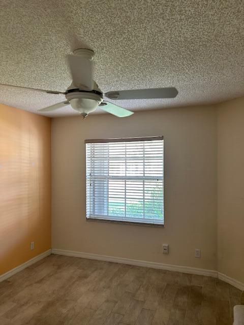 待售: $359,000 (2 贝兹, 2 浴室, 1378 平方英尺)