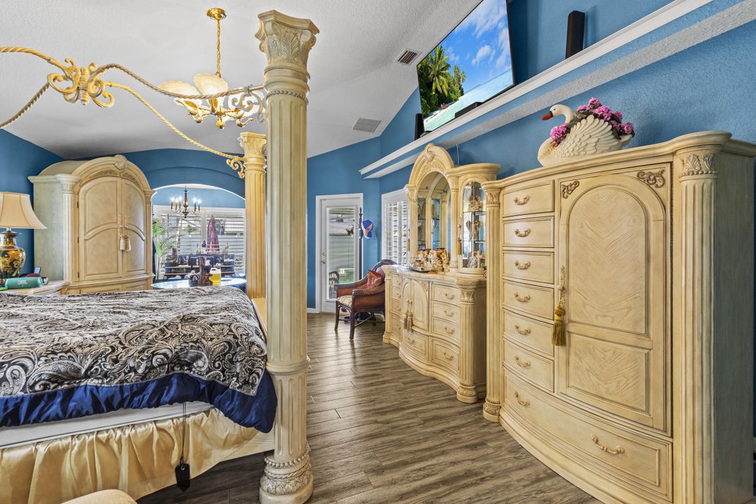 For Sale: $649,900 (3 beds, 2 baths, 2651 Square Feet)