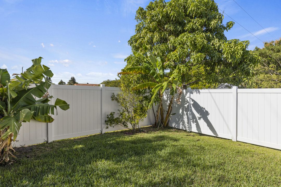 For Sale: $649,900 (3 beds, 2 baths, 2651 Square Feet)