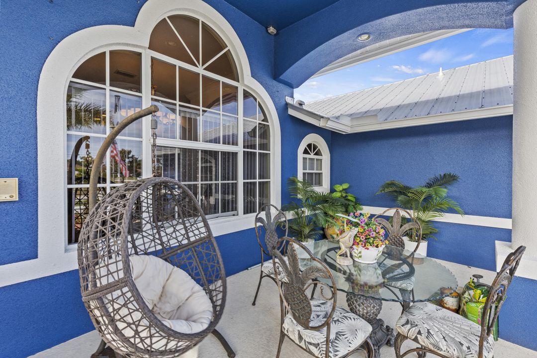 For Sale: $649,900 (3 beds, 2 baths, 2651 Square Feet)