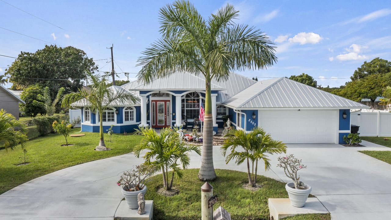 For Sale: $649,900 (3 beds, 2 baths, 2651 Square Feet)