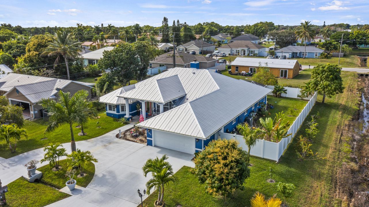 For Sale: $649,900 (3 beds, 2 baths, 2651 Square Feet)