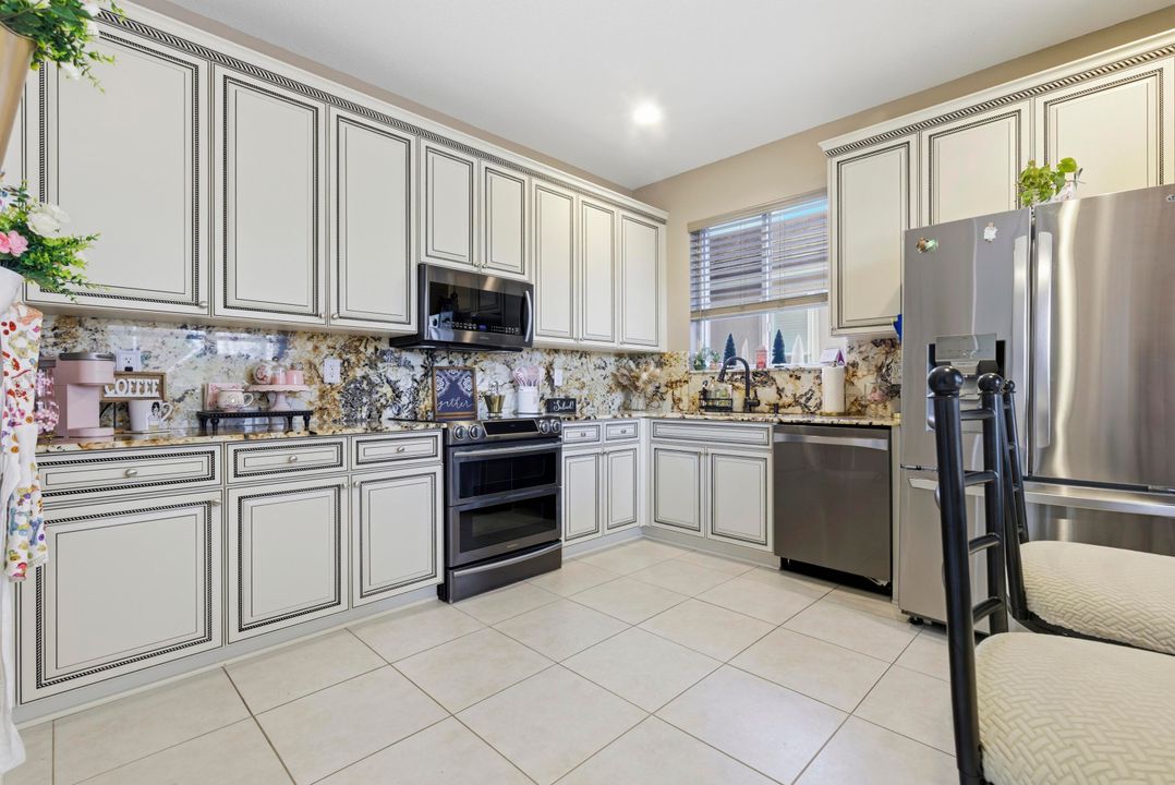 For Sale: $407,770 (4 beds, 2 baths, 1741 Square Feet)