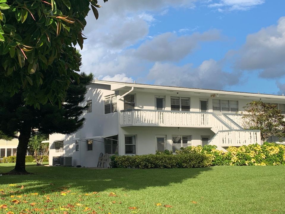 待售: $129,900 (2 贝兹, 1 浴室, 798 平方英尺)